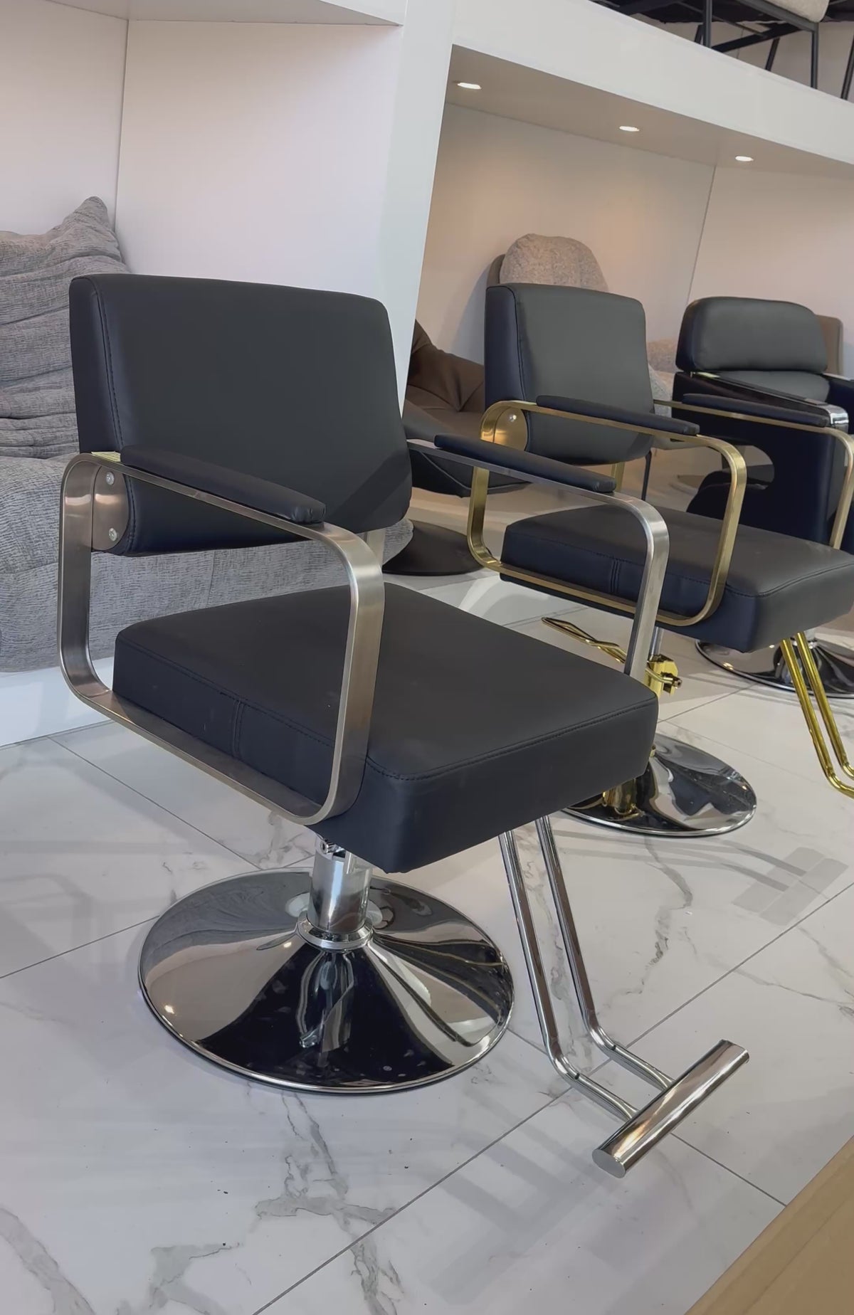 Luxe Chrome & Matte Black Professional Styling Chair